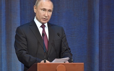 Putin: Rosja wstrzymuje swój udział w traktacie INF