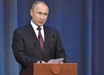 Putin: Rosja wstrzymuje swój udział w traktacie INF