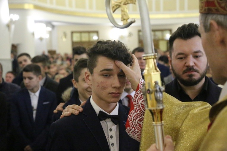 Bierzmowanie u MB Anielskiej w Dębicy