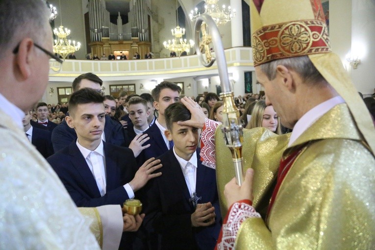 Bierzmowanie u MB Anielskiej w Dębicy