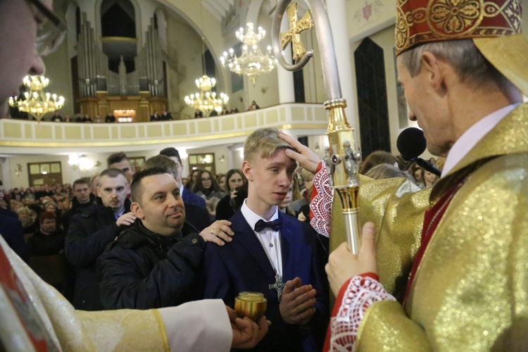 Bierzmowanie u MB Anielskiej w Dębicy