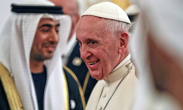 Franciszek przybył do Zjednoczonych Emiratów Arabskich