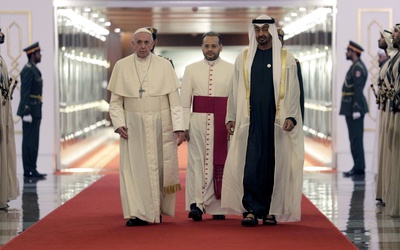 Papież Franciszek przybył do Zjednoczonych Emiratów Arabskich