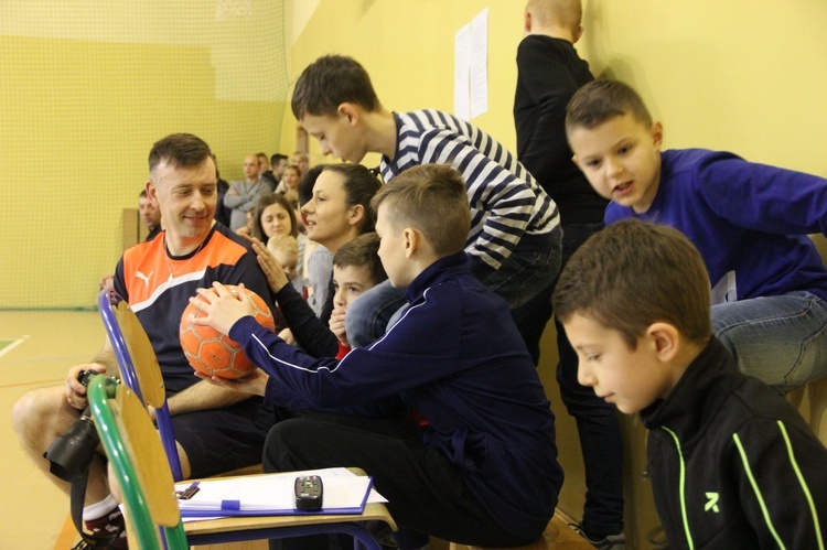 Turniej charytatywny w Tymowej