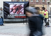 Antyaborcyjne billboardy zbyt drastyczne? Jeden sąd twierdzi że tak, inny - że nie