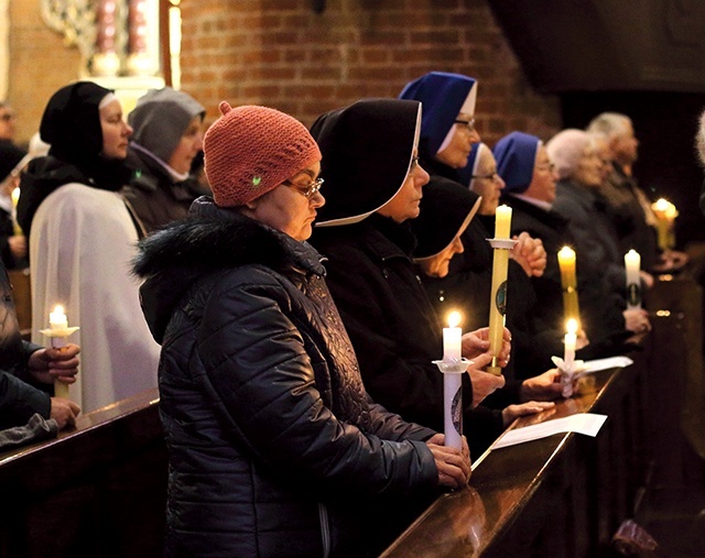 W czasie uroczystości odnowiono śluby i przyrzeczenia zakonne.