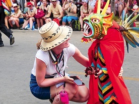 Tradycyjna parada odbywa się zwykle w Boże Ciało. Uczestniczą w niej wszyscy mieszkańcy diecezji.