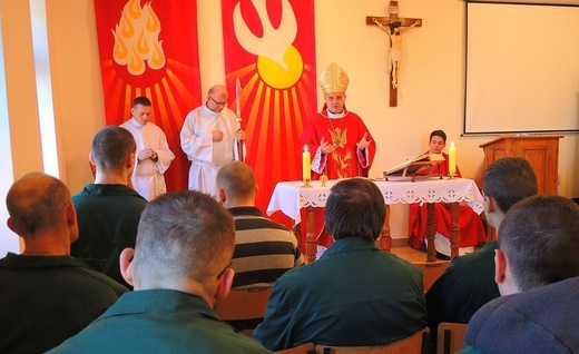 Bierzmowanie w cieszyńskim zakładzie karnym - 2019
