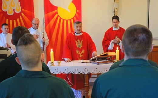 Bierzmowanie w cieszyńskim zakładzie karnym - 2019