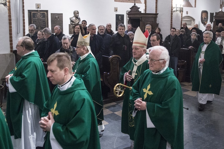 Tablica ku czci abp. Teodorowicza