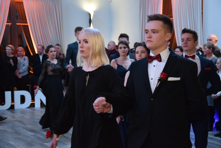 Studniówka Klasycznego LO im. ks. S. Konarskiego w Skierniewicach