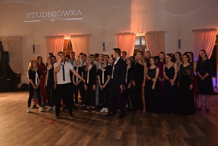 Studniówka Klasycznego LO im. ks. S. Konarskiego w Skierniewicach