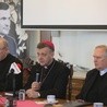 Podczas konferencji o przygotowaniach do rozpoczęcia procesu beatyfikacyjnego mówili m.in. bp Roman Pindel, ks. Stanisław Mieszczk, sercanin, i ks. prał. Józef Niedźwiedzki