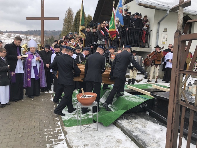 Pogrzeb ks. prał. Stanisława Kuczka w Trzebini