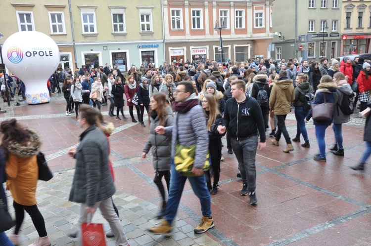 Polonez maturzystów w Opolu