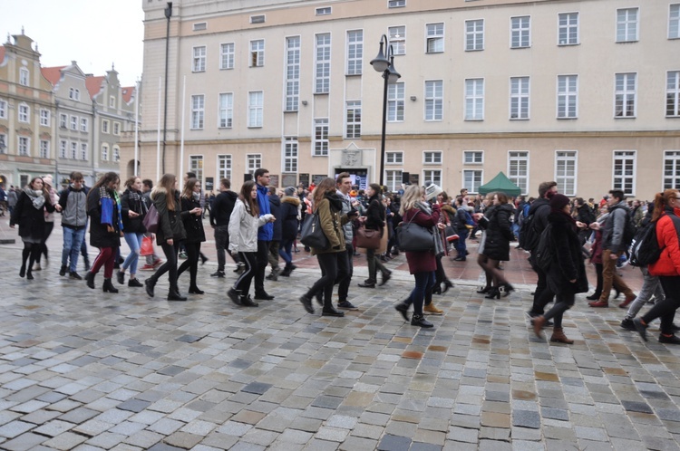 Polonez maturzystów w Opolu