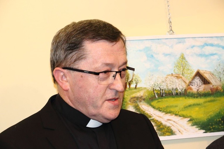 Wystawa malarstwa ks. Andrzeja Sawulskiego w Mszanie Dolnej