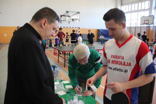 ​I Diecezjalne Mistrzostwa Ministrantów i Lektorów w Tenisie Stołowym w Głogowie