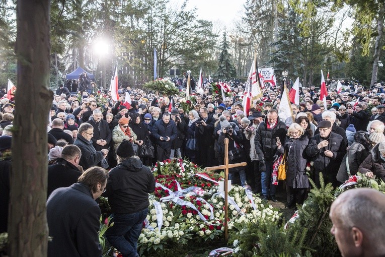 Jan Olszewski spoczął na Powązkach Wojskowych