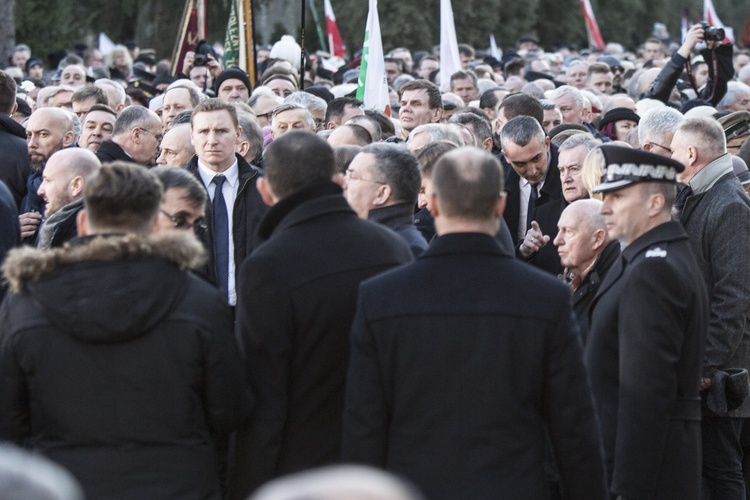 Jan Olszewski spoczął na Powązkach Wojskowych