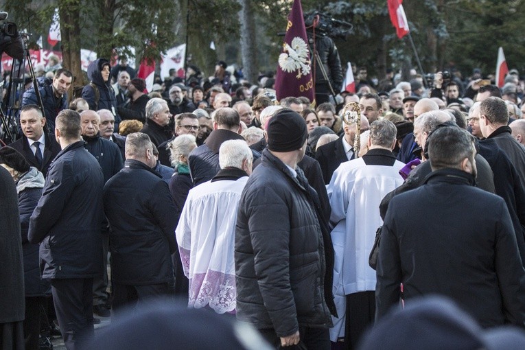 Jan Olszewski spoczął na Powązkach Wojskowych