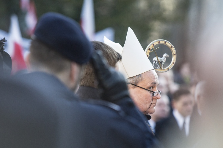 Jan Olszewski spoczął na Powązkach Wojskowych