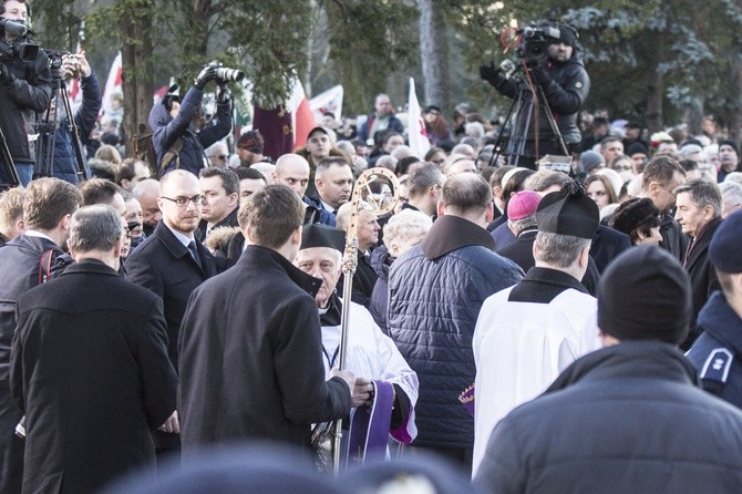 Jan Olszewski spoczął na Powązkach Wojskowych