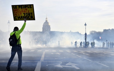 Starcia "żółtych kamizelek" z policją w Paryżu, Bordeaux, Tuluzie