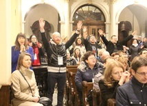 Liderzy wspólnot charyzmatycznych z całego świata modlą się w Krakowie