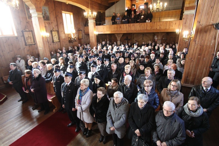 Poświęcenie odnowionego kościoła w Węgrzynowie