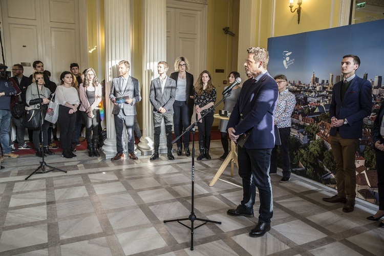 Rafał Trzaskowski podpisał deklarację LGBT+