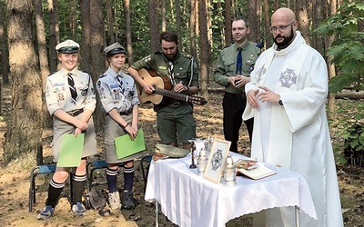 Ks. Adam jest kapelanem Hufca Wschowa ZHP oraz I instruktorem Wydziału Wychowania Duchowego i Religijnego Głównej Kwatery ZHP w Warszawie.