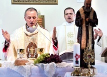 ▲	– Niech wstawiennictwo świętego umocni nas, abyśmy zawsze byli ludźmi błogosławieństw – mówił biskup.