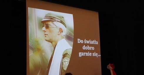 Mundur śp. hm. ks. Krzysztofa Bojki już w Chojnowie