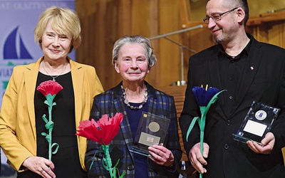Wręczono statuetki osobom od lat wspierającym zbiórkę. W tym roku otrzymali je Bożena Ulewicz, Maria Cichońska i Jarosław Korzeniewski.