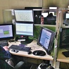 101 operatorów przyjmuje telefony w podziemiach Urzędu Wojewódzkiego w Katowicach.