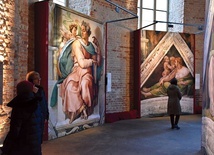 Wystawa gościła w wielu miastach świata. Zdjęcie z Berlina.