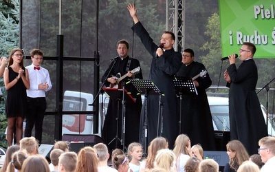 Podczas koncertu wystąpi zespół księży Jak Najbardziej