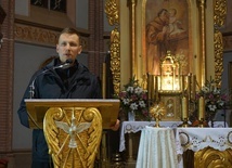 Ksiądz Krzysztof Augustyn podczas pierwszej konferencji wyjaśnił, na czym polega seminarium