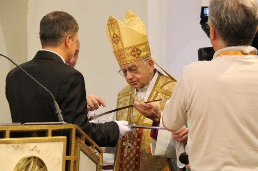 Biskup Alojzy Orszulik na swoim jubileuszu w Żorach