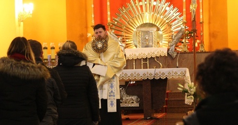 Członkowie wspólnoty "Sychar" w parafii św. Kazimierza we Wrocławiu