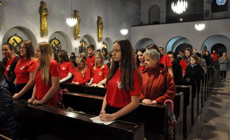 10-lecie Szkolnego Koła Caritas w Zdzieszowicach