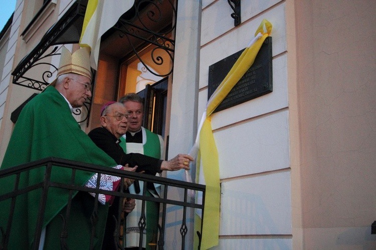 Bp Alojzy Orszulik w obiektywie "Gościa Łowickiego"