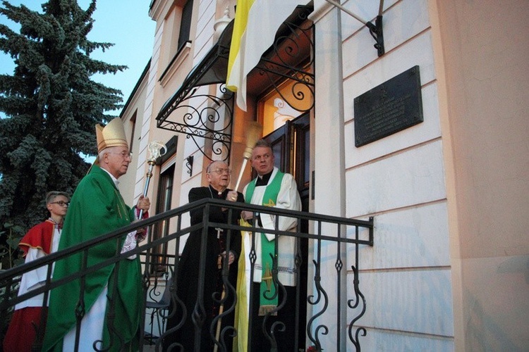 Bp Alojzy Orszulik w obiektywie "Gościa Łowickiego"