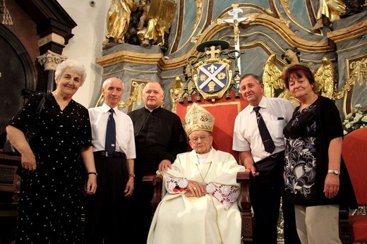 Śp. bp Alojzy Orszulik w kadrach "Gościa Łowickiego", cz. 2