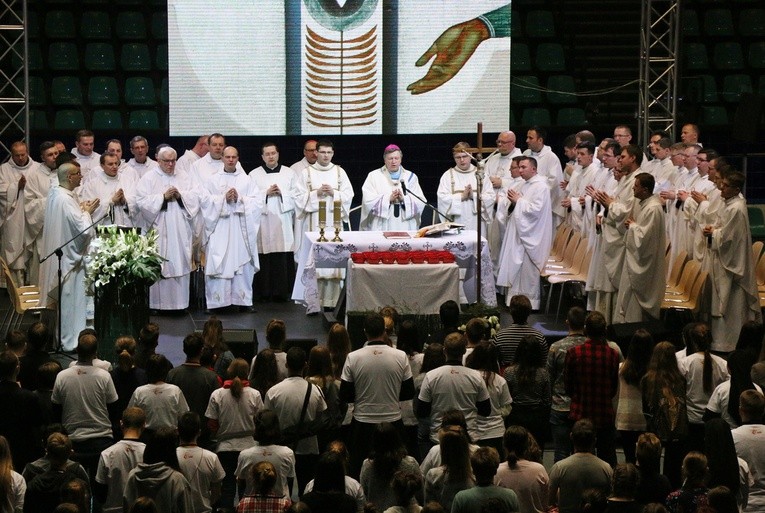 Abp Józef Kupny do młodych: Pozwólcie wejść Bogu do waszej codzienności!