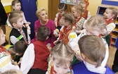 Agata Kornhauser-Duda u przedszkolaków w Wilamowicach