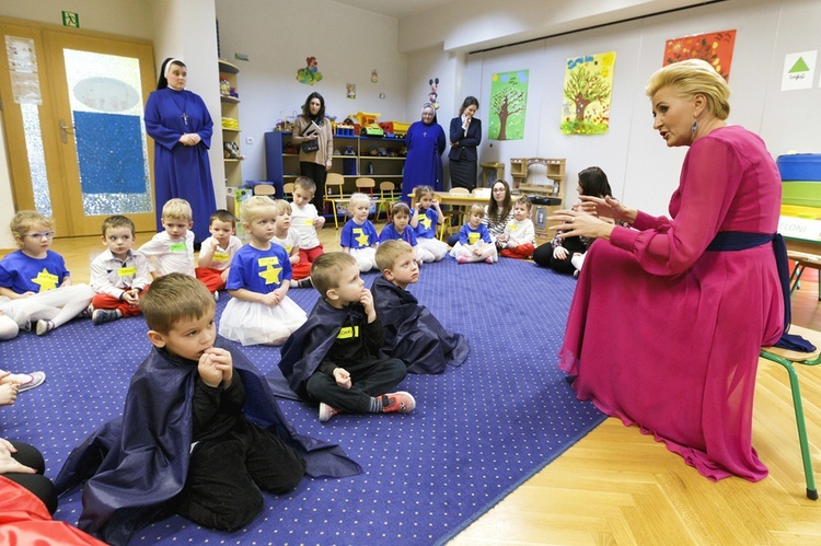 Agata Kornhauser-Duda u przedszkolaków w Wilamowicach