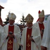 Śp. bp Alojzy Orszulik w kadrach "Gościa Łowickiego", cz. 1