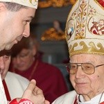 Śp. bp Alojzy Orszulik w kadrach "Gościa Łowickiego", cz. 1